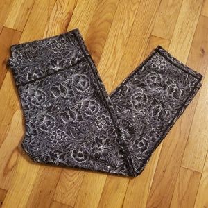 Capri Leggings Black & White Flowers + Paisley